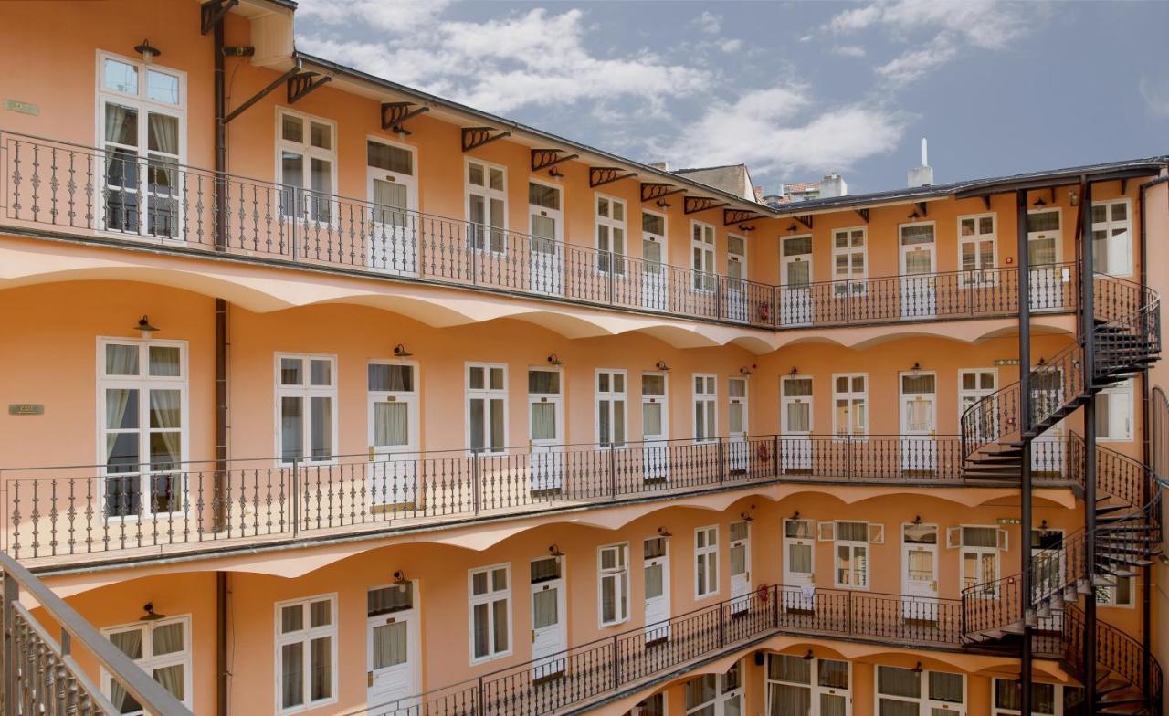 Hotel Patio プラハ エクステリア 写真