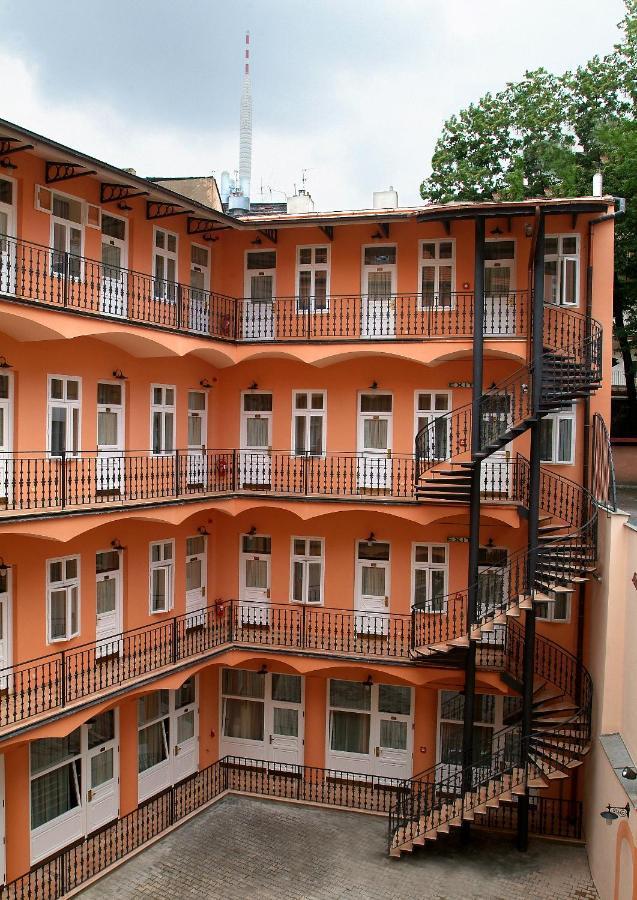 Hotel Patio プラハ エクステリア 写真